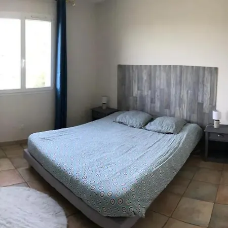 Villa Spacieuse A Saint-jean-du-pin Avec Piscine Privee
