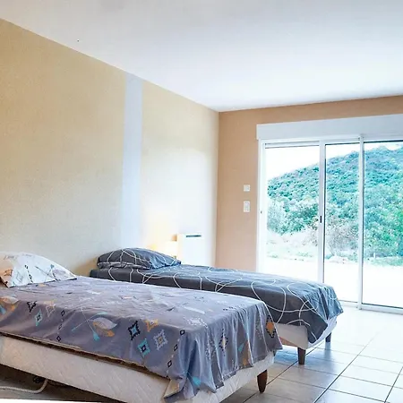 Villa Spacieuse A Saint-jean-du-pin Avec Piscine Privee