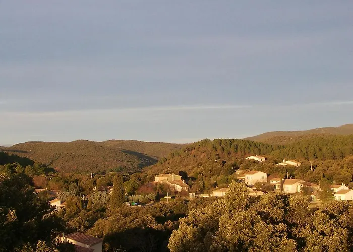Villa Spacieuse à Saint-jean-du-pin Avec Piscine Privée *