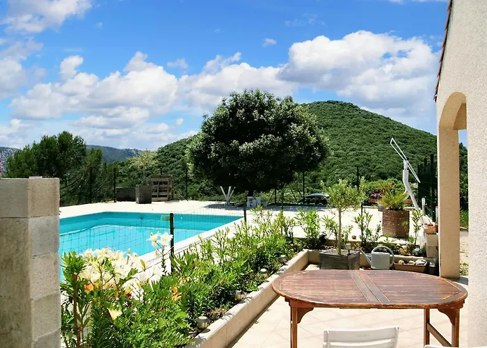 Spacieuse à Saint-jean-du-pin Avec Piscine Privée Villa *
