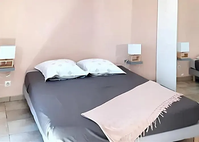 Spacieuse à Saint-jean-du-pin Avec Piscine Privée *