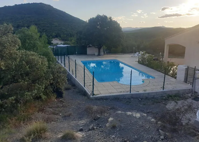 Spacieuse à Saint-jean-du-pin Avec Piscine Privée Villa *