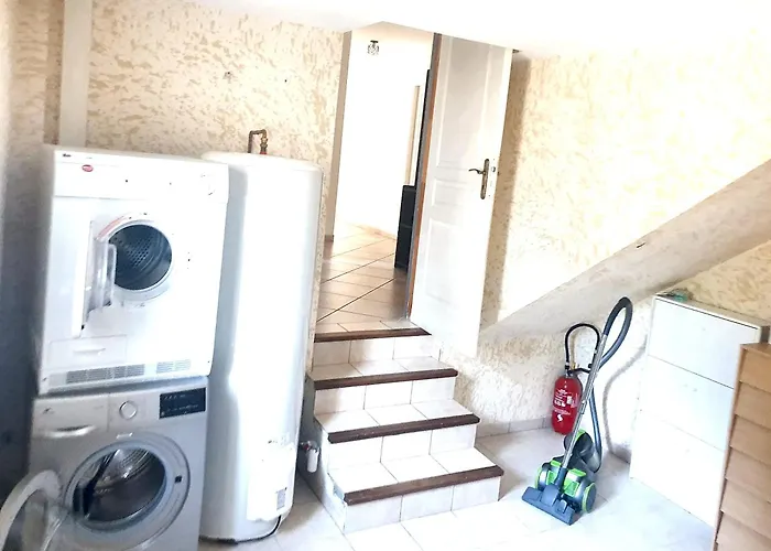 Spacieuse à Saint-jean-du-pin Avec Piscine Privée Villa