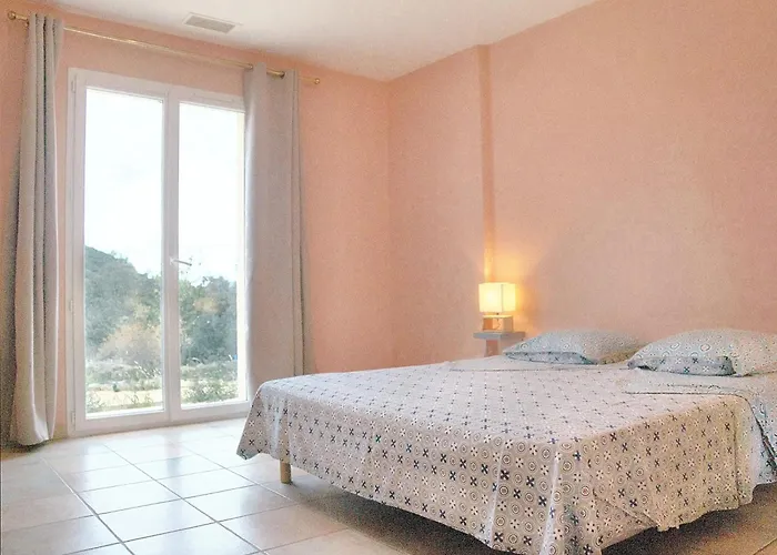 Spacieuse à Saint-jean-du-pin Avec Piscine Privée
